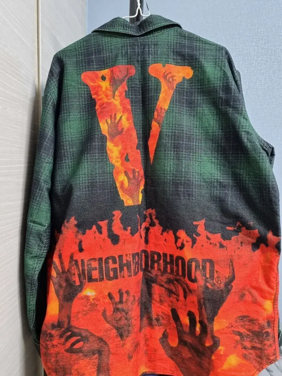 Neighbourhood clearance x vlone